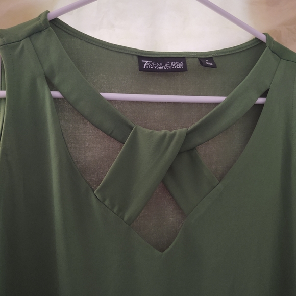 7th Avenue design Studio New York & Company - Picture 6 of 6